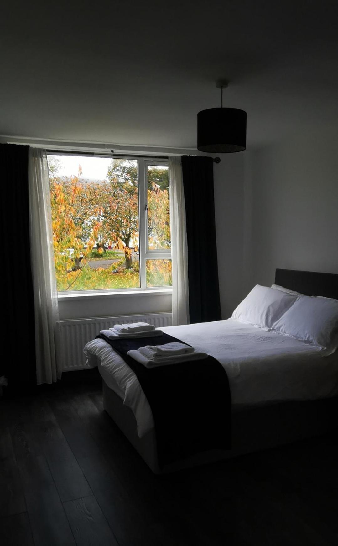 Entire 1 Bed Spacious Apartment, Private Balcony & Study Room Near City Whitehouse (Antrim) Exterior foto
