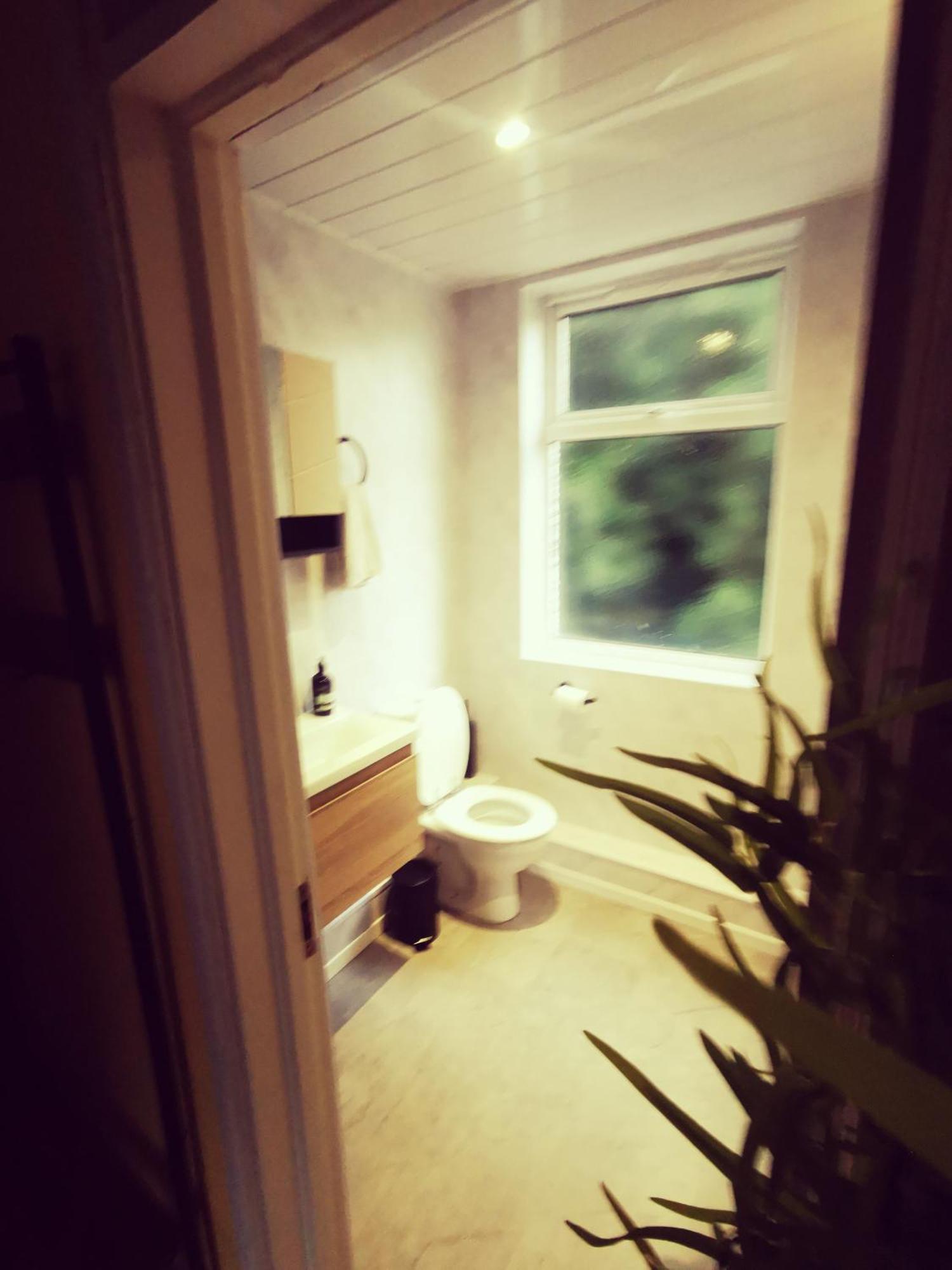 Entire 1 Bed Spacious Apartment, Private Balcony & Study Room Near City Whitehouse (Antrim) Exterior foto